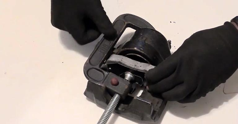 How Do You Change Brake Pads With C Clamp