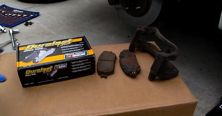 At What Thickness Should Brake Pads Be Replaced FI
