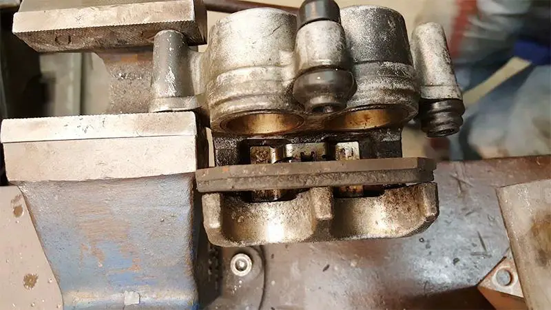 What Causes Brake Caliper Piston To Retract