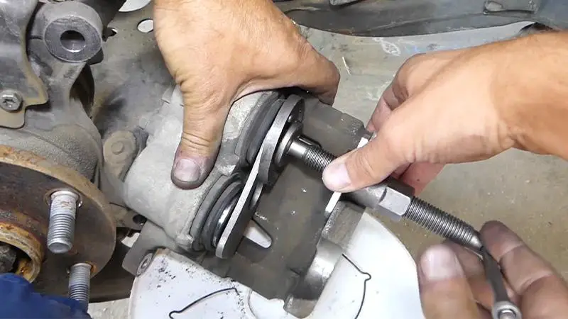 Why The caliper Piston Won't Retract Into Its Housing